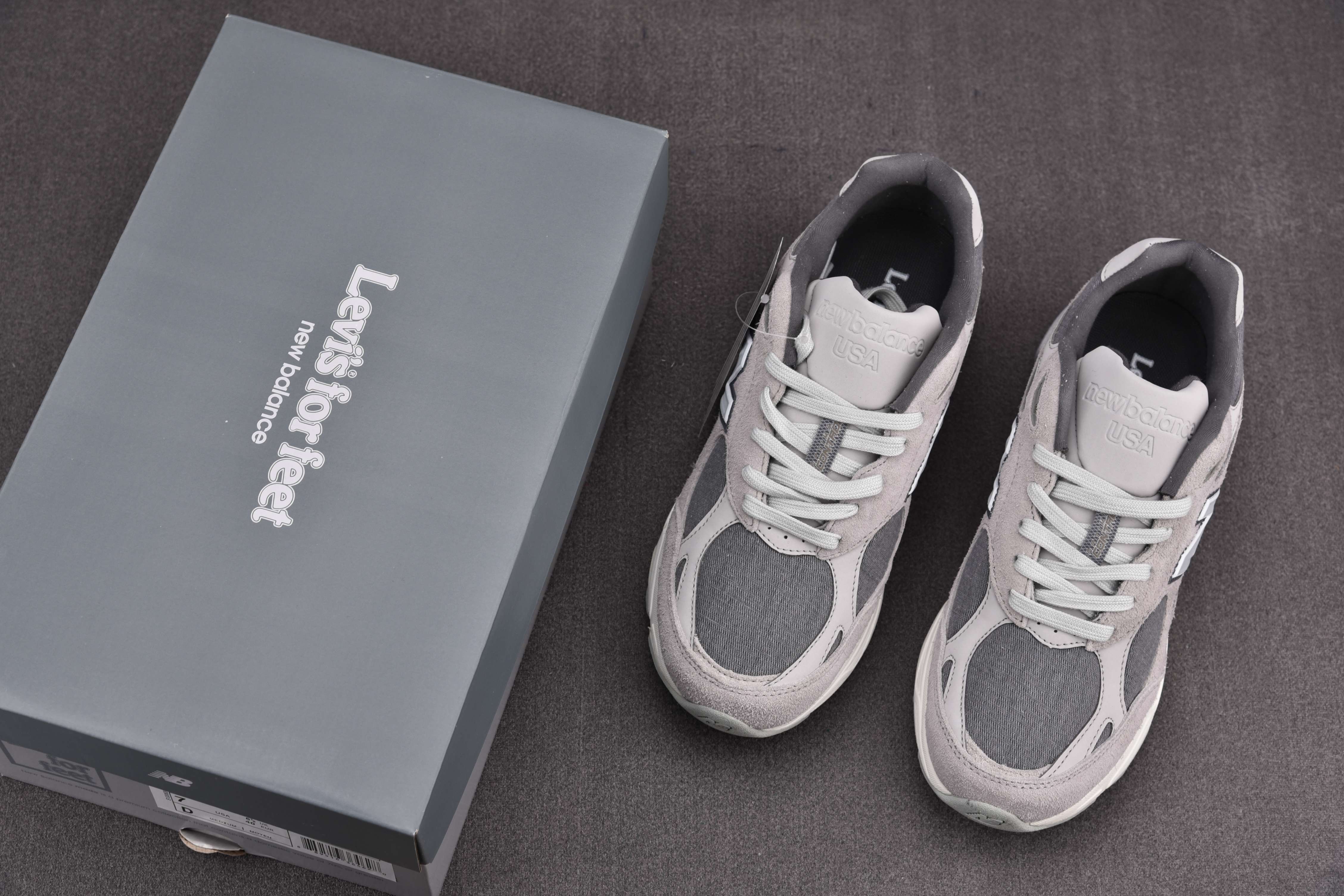 New Balance 990 V3 Levi's