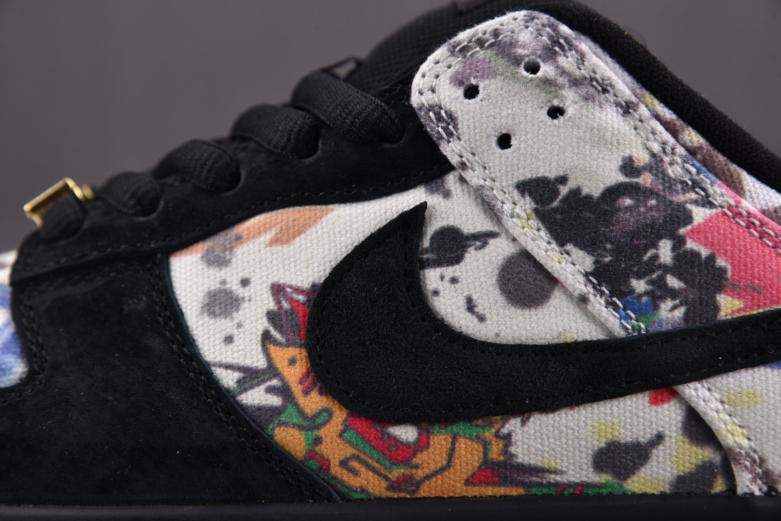 Nike SB Dunk Low Supreme Rammellzee