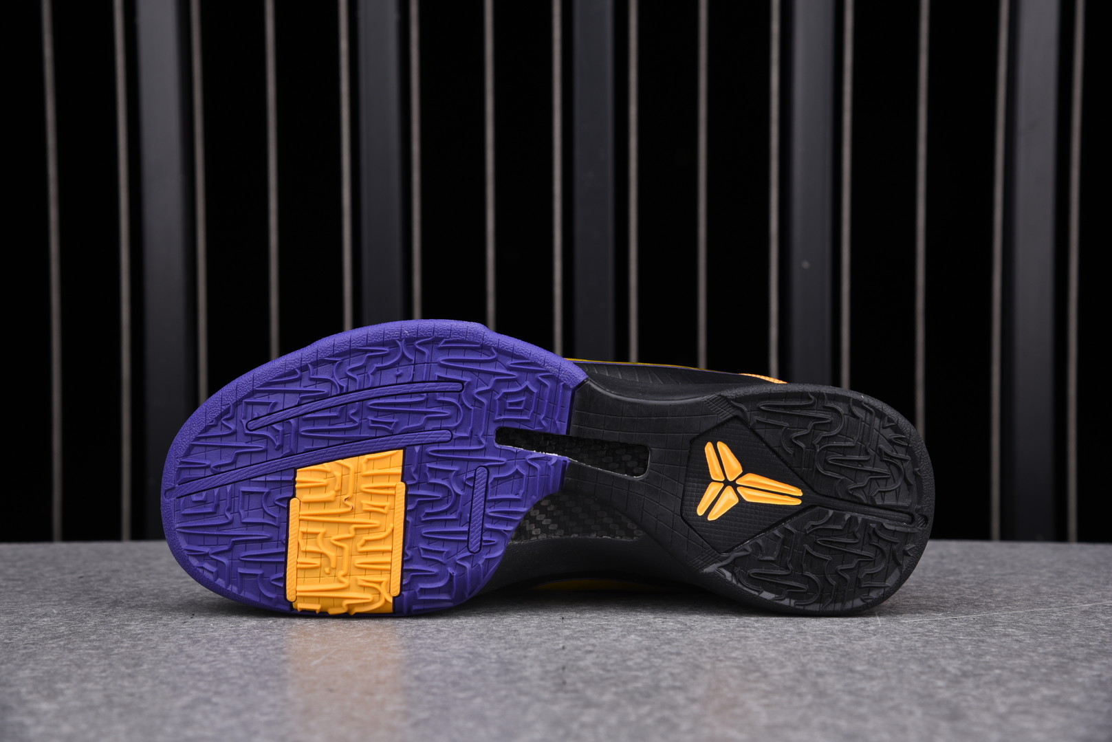 Nike ZOOM KOBE 5 X 'LAKERS AWAY'
